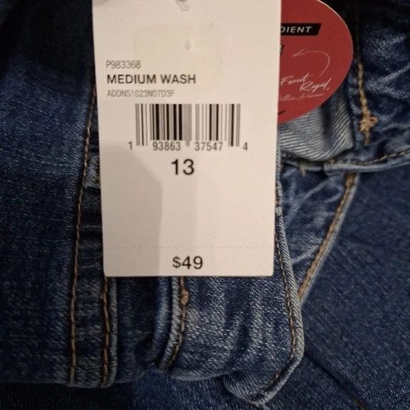 YMI DREAM Hybrud Denim Distressed Cuffed Mom Jeans Size 13/31 - Picture 6 of 10